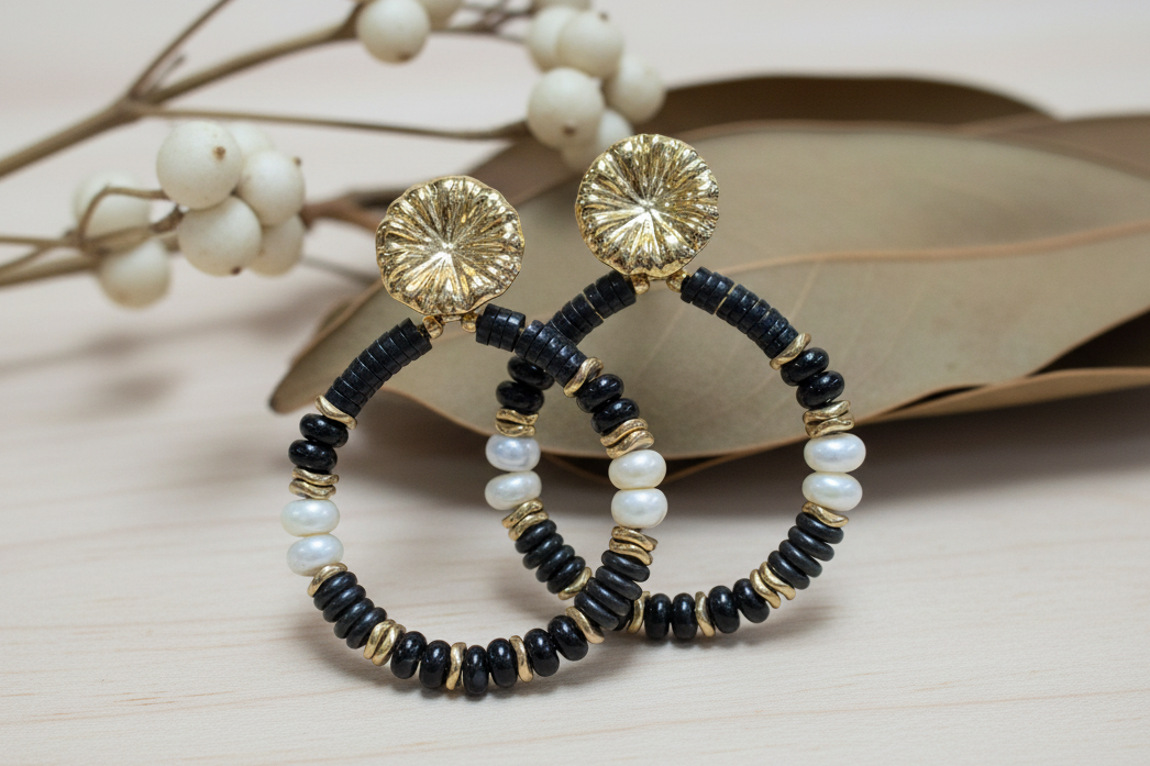 ✨ Boucles d’oreilles Bohm – Perles & doré ✨